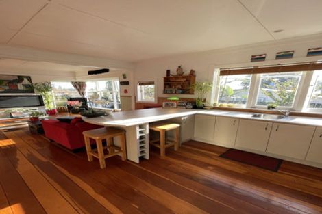 Photo of property in 9 Copley Street, New Lynn, Auckland, 0600