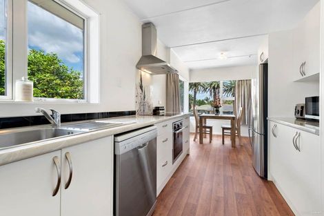 Photo of property in 25 Kayes Road, Pukekohe, 2120