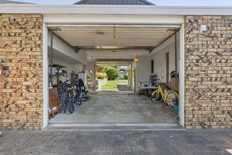 Photo of property in 23 Madill Road, St Andrews, Hamilton, 3200