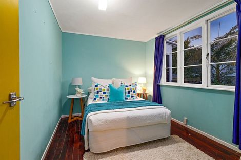 Photo of property in 1/86 Beach Road, Castor Bay, Auckland, 0620