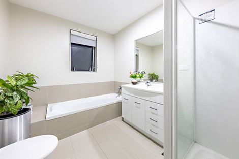 Photo of property in 65 Popokatea Drive, Takanini, 2112