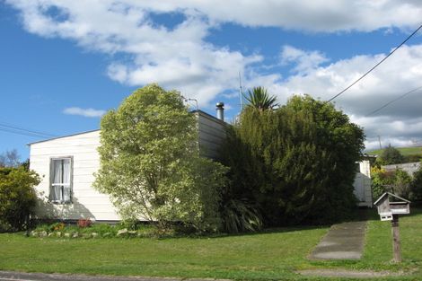 Photo of property in 9 Watts Street, Waipawa, 4210