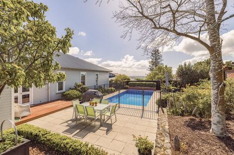Photo of property in 69 Hackthorne Road, Cashmere, Christchurch, 8022