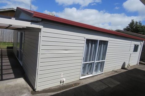 Photo of property in 16 Moncrieff Avenue, Clendon Park, Auckland, 2103