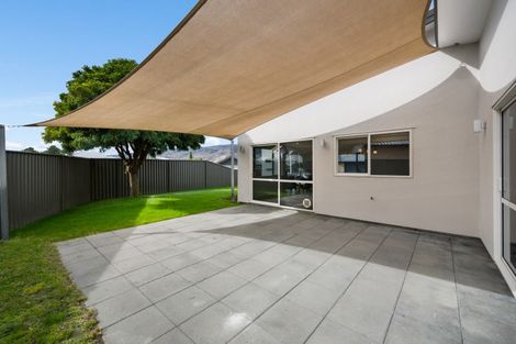 Photo of property in 6 Crabbe Place, Cromwell, 9310