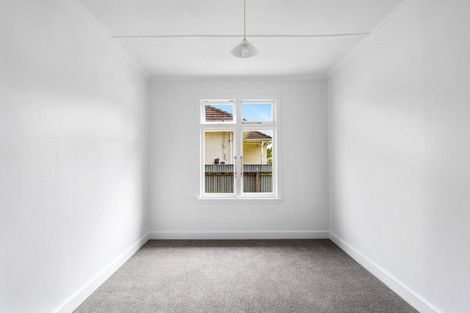 Photo of property in 142 Carlyle Street, Napier South, Napier, 4110