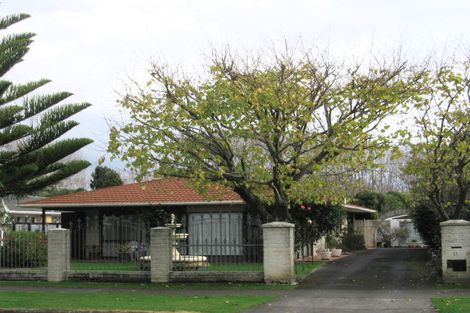 Photo of property in 11 Nimmo Avenue West, Waikanae, 5036