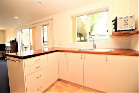 Photo of property in 35 South Lynn Road, Titirangi, Auckland, 0604