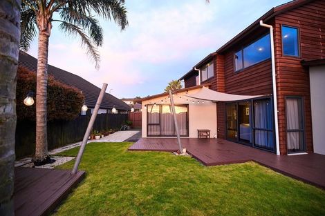 Photo of property in 17 Fernloche Place, Flat Bush, Auckland, 2016