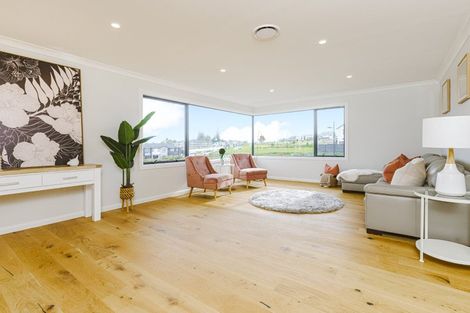 Photo of property in 31 Evergreen Parade, Rosehill, 2113