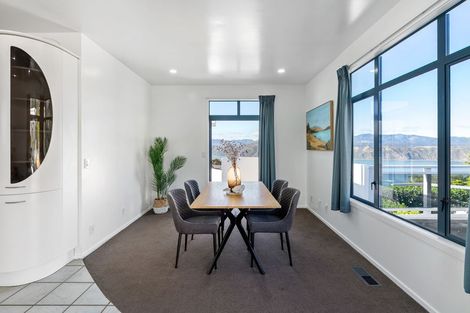 Photo of property in 12 Signallers Grove, Strathmore Park, Wellington, 6022