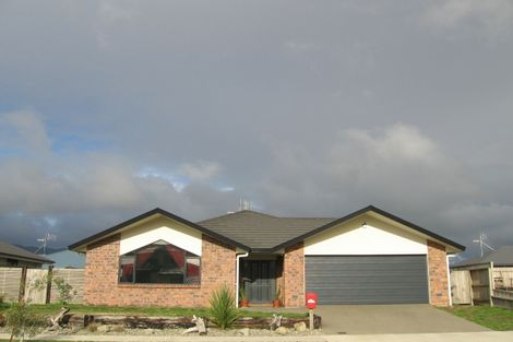 Photo of property in 64 Regent Drive, Paraparaumu Beach, Paraparaumu, 5032