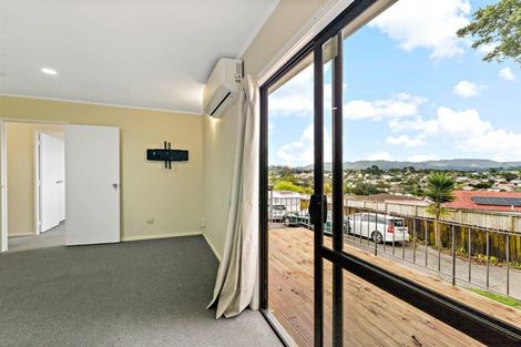 Photo of property in 64 Sunvue Road, Glen Eden, Auckland, 0602