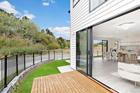 Photo of property in 9 Skanda Crescent, Flat Bush, Auckland, 2019