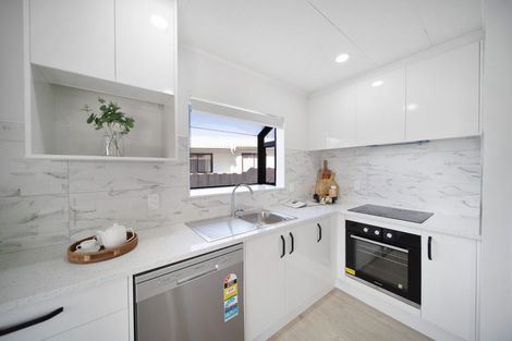 Photo of property in 2/230 Finlayson Avenue, Clendon Park, Auckland, 2103
