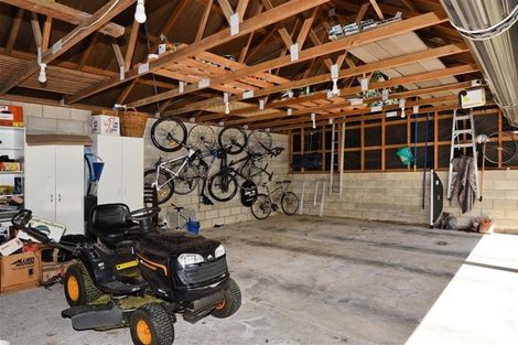 Photo of property in 268 Huia Road, Titirangi, Auckland, 0604