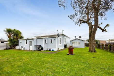 Photo of property in 74 Union Street, Hawera, 4610