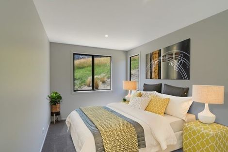 Photo of property in 16 Kinross Lane, Jacks Point, Queenstown, 9371