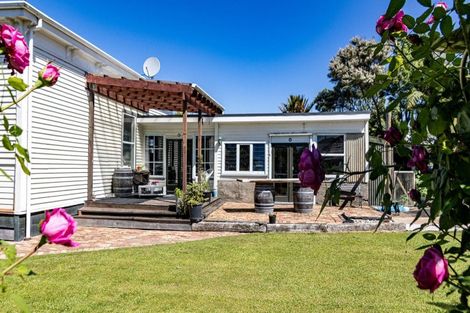 Photo of property in 110 Peel Street, Westport, 7825