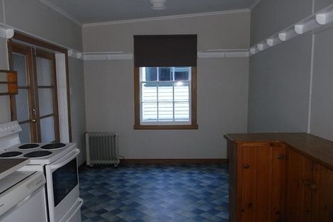 Photo of property in 28 Shakespeare Road, Bluff Hill, Napier, 4110