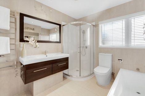 Photo of property in 8 Tuscan Place, Half Moon Bay, Auckland, 2012