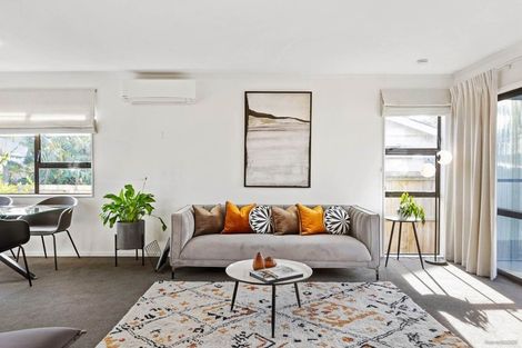 Photo of property in 15 Margan Avenue, New Lynn, Auckland, 0600