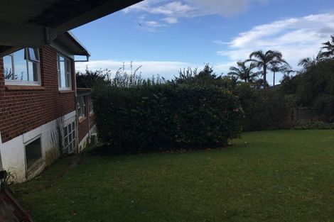 Photo of property in 17 Scarboro Terrace, Murrays Bay, Auckland, 0630