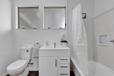 Photo of property in 18 Culzean Grove, Bell Block, New Plymouth, 4312