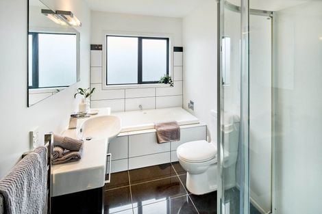 Photo of property in 49 Sunstone Crescent, Brown Owl, Upper Hutt, 5018