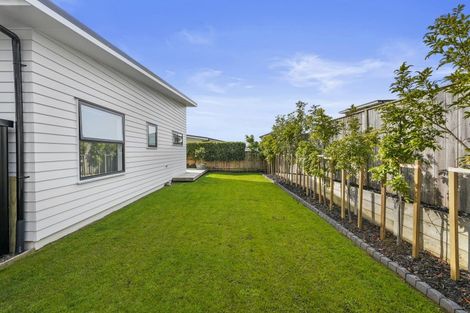 Photo of property in 5 Kuku Avenue, Red Beach, 0932