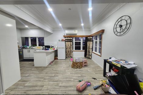 Photo of property in 13 Great South Road, Papatoetoe, Auckland, 2025