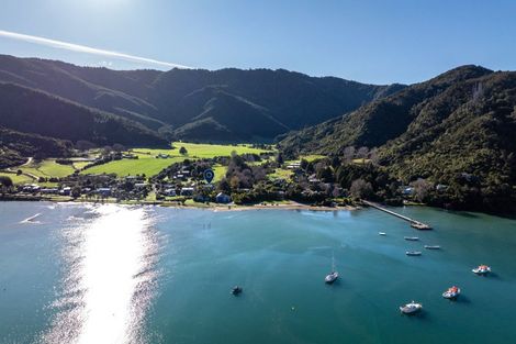 Photo of property in 6b Lady Cobham Grove, Anakiwa, Picton, 7281