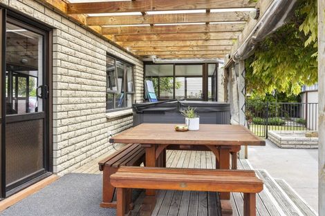 Photo of property in 10 Kamahi Avenue, Hawera, 4610