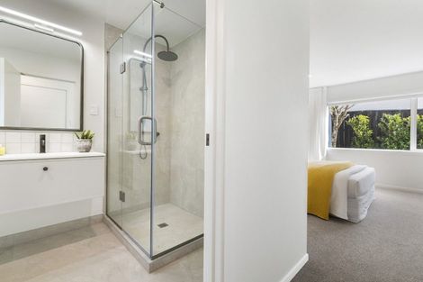 Photo of property in 1 William Bond Street, Stanley Point, Auckland, 0624