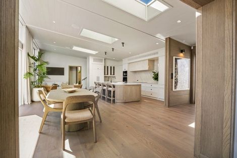 Photo of property in 10a Sunbrae Grove, Mount Maunganui, 3116
