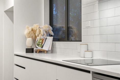 Photo of property in 1/1088 Beach Road, Torbay, Auckland, 0630