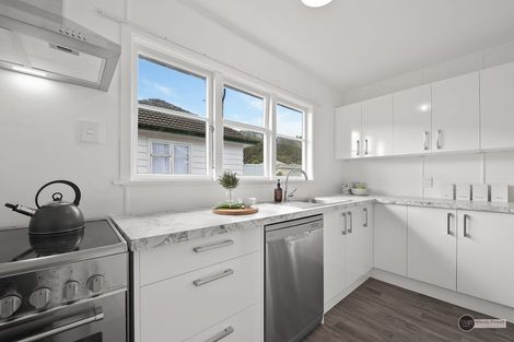 Photo of property in 43 Russell Road, Wainuiomata, Lower Hutt, 5014