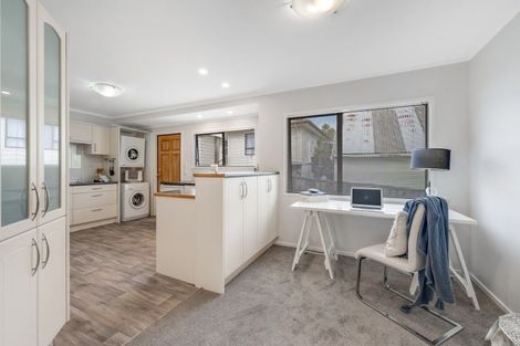 Photo of property in 54 Robbies Road, Shelly Park, Auckland, 2014