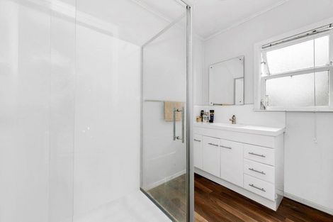 Photo of property in 15 Kerry Place, Papakura, 2110