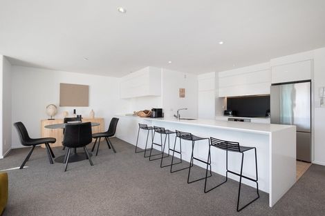Photo of property in 135 Marine Parade, Mount Maunganui, 3116