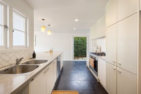 Photo of property in 24 Banbury Crescent, Fairfield, Hamilton, 3214