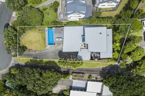 Photo of property in 36a Glenelg Road, Red Beach, 0932