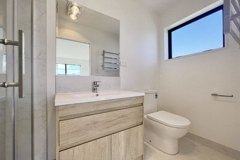 Photo of property in 1/17 Rewarewa Road, Te Atatu Peninsula, Auckland, 0610