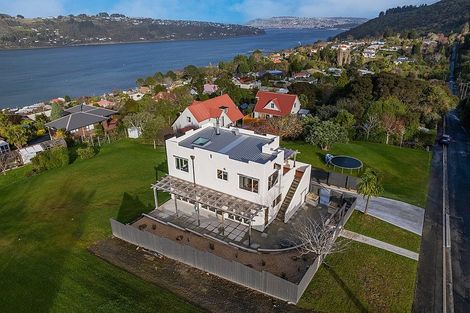 Photo of property in 64 Ellesmere Street, Ravensbourne, Dunedin, 9022