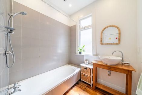 Photo of property in 24 Riddlers Crescent, Petone, Lower Hutt, 5012