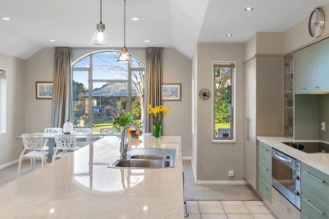 Photo of property in 4 Dinglebay Place, Casebrook, Christchurch, 8051