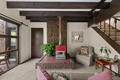 Photo of property in 15 Corwen Place, Mayfair, Hastings, 4122