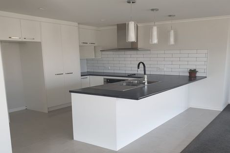 Photo of property in 54 Harbour Crest Drive, Waiuku, 2123