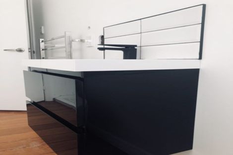 Photo of property in 2/39 Esmonde Road, Takapuna, Auckland, 0622