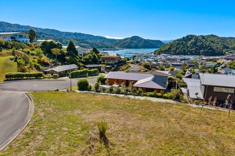Photo of property in 24 Russell Street, Picton, 7220